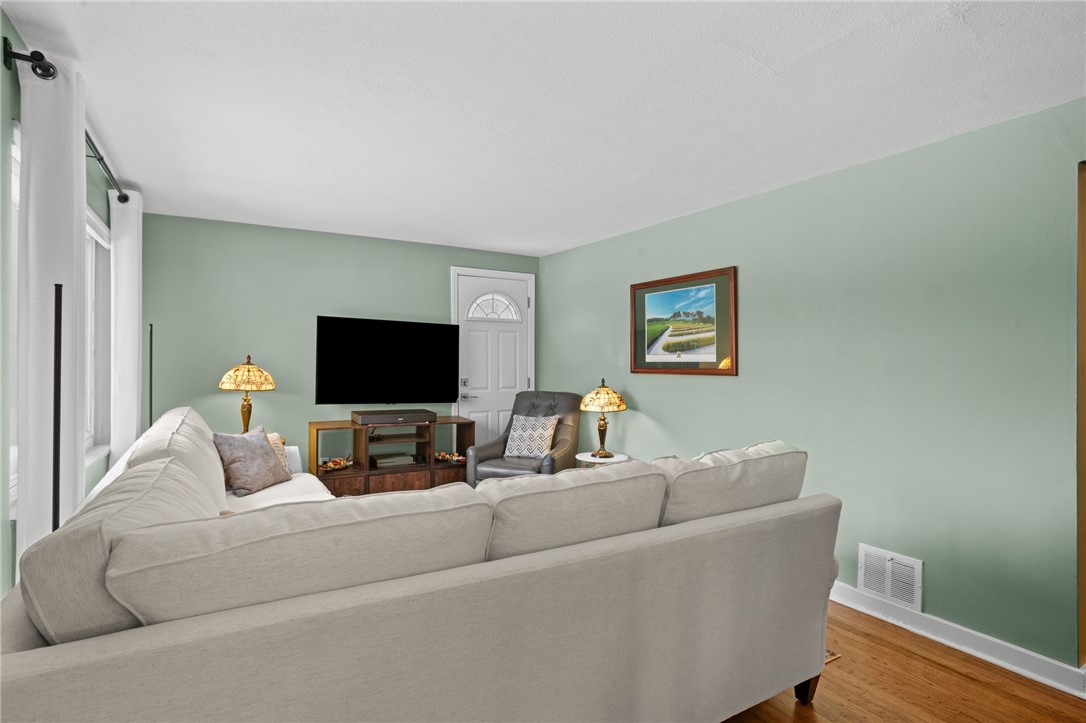 1049 Windermere Dr.