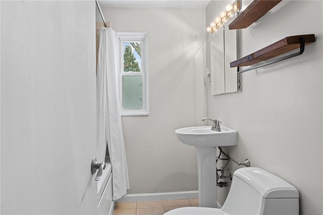 1049 Windermere Dr.