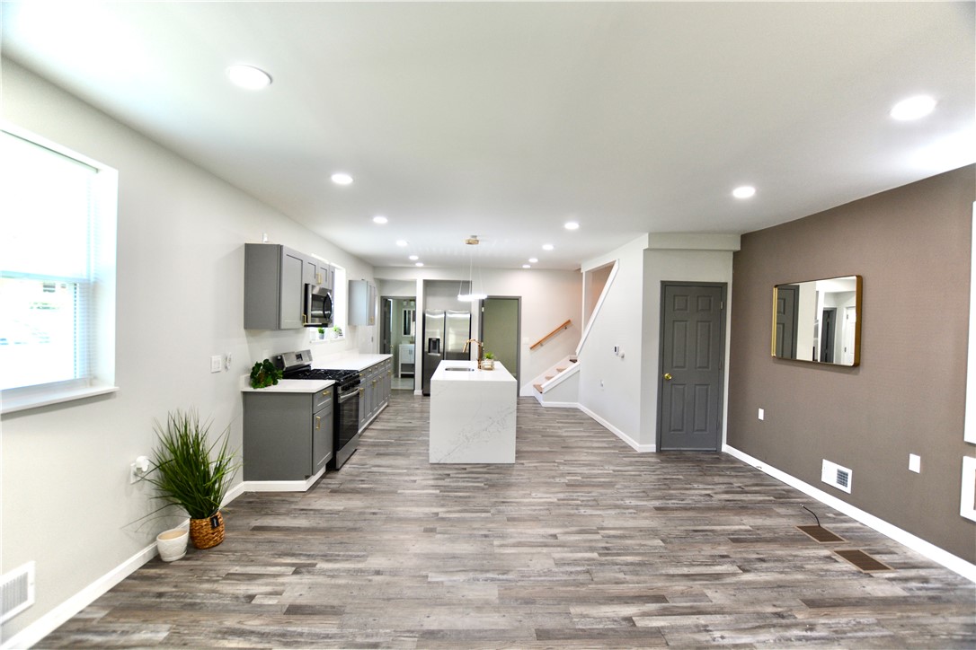 428 Donna St