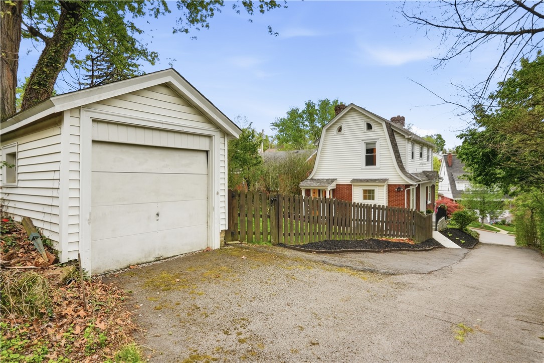 139 Poplar Dr