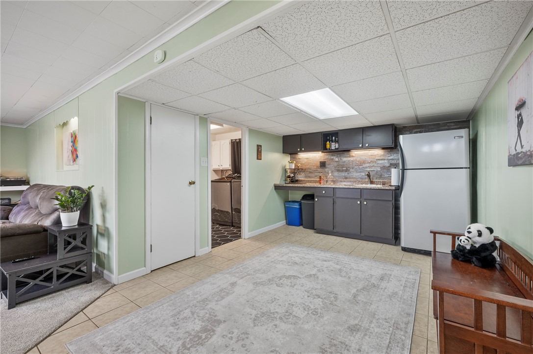 2739 Iowa Drive