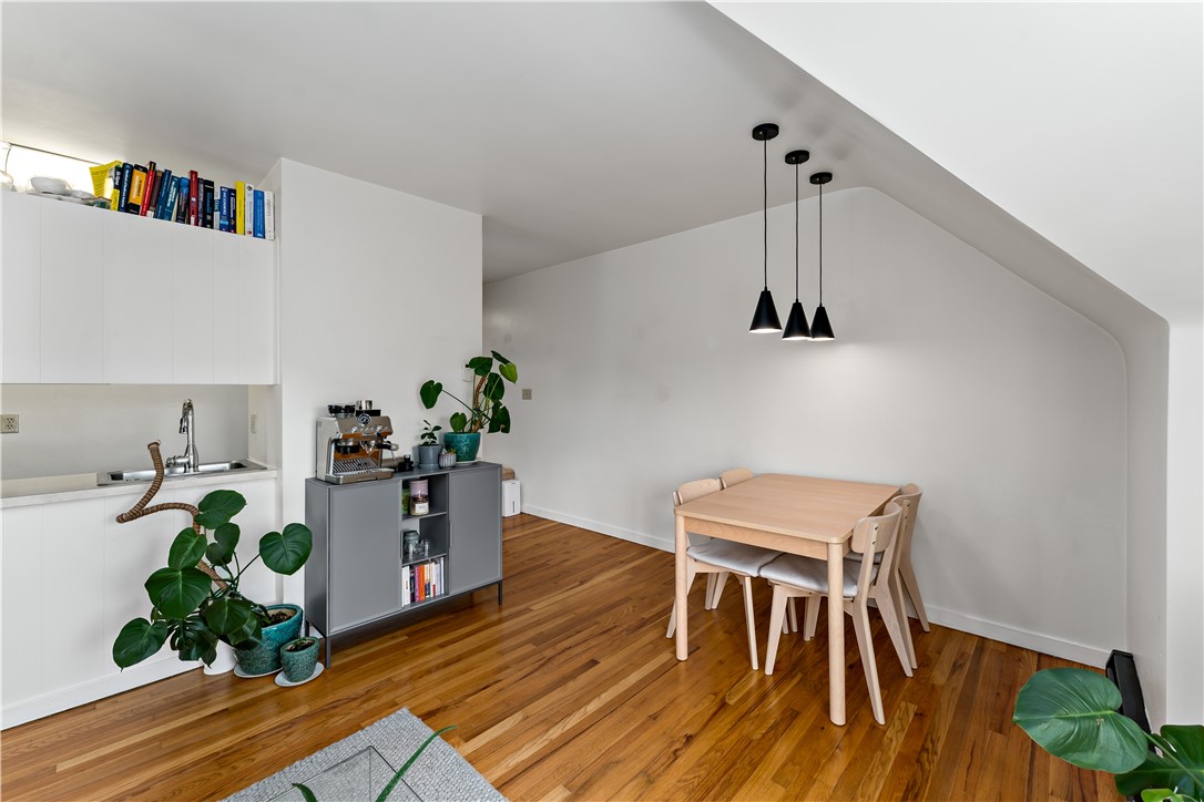 400 S Highland Ave 10