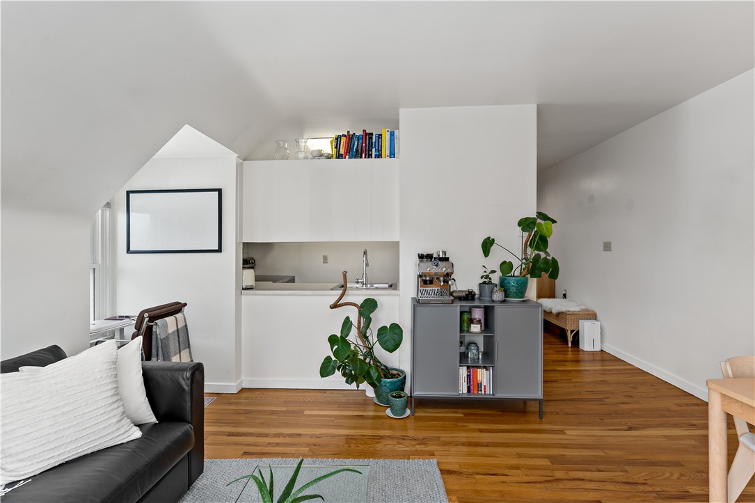 400 S Highland Ave 10