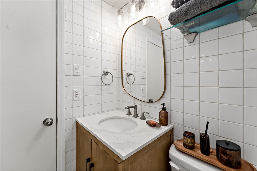 400 S Highland Ave 10