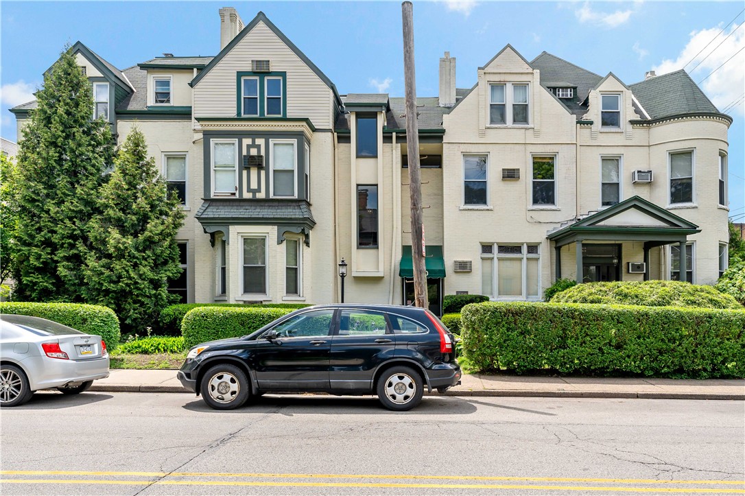 400 S Highland Ave 10