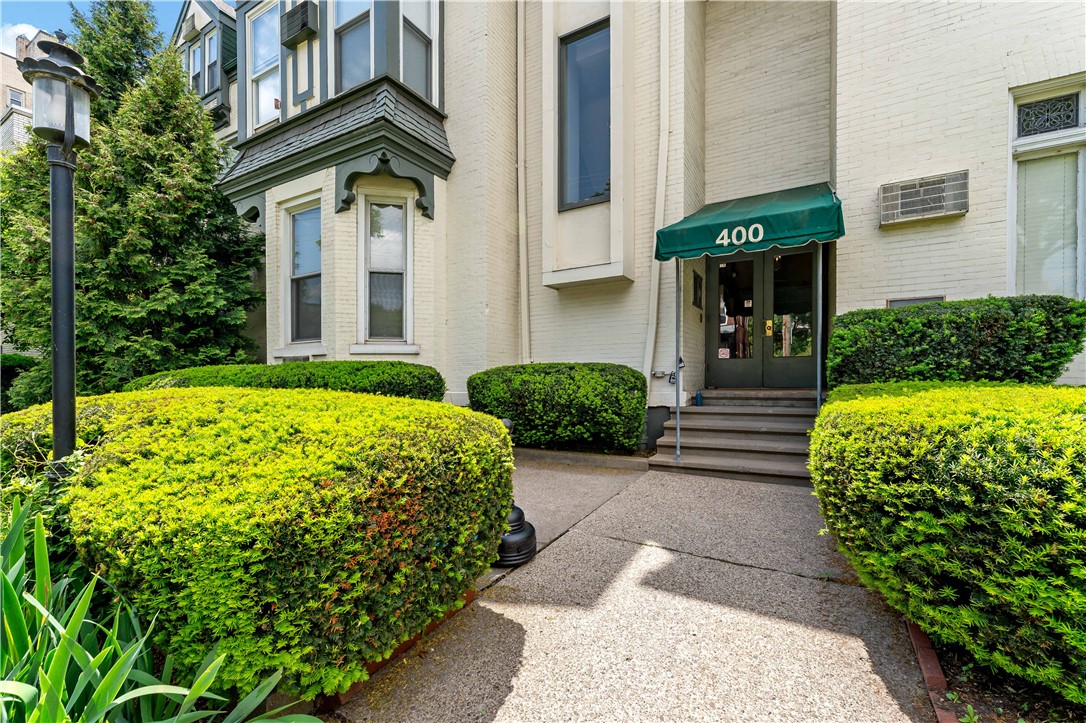 400 S Highland Ave 10