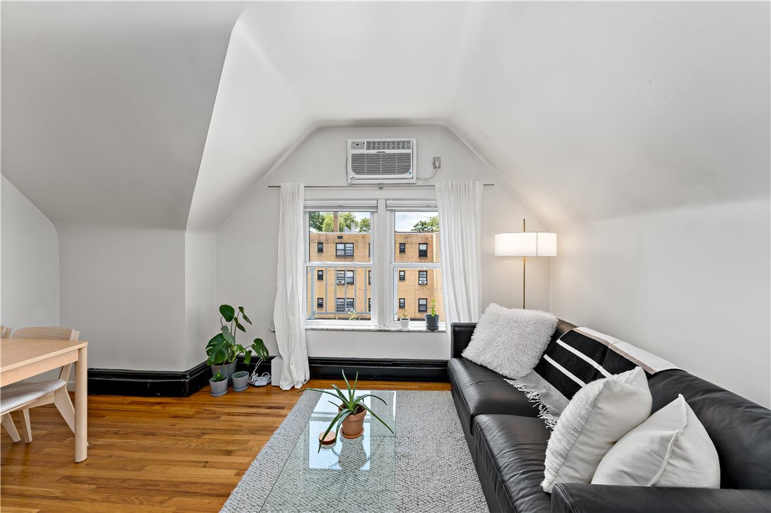 400 S Highland Ave 10