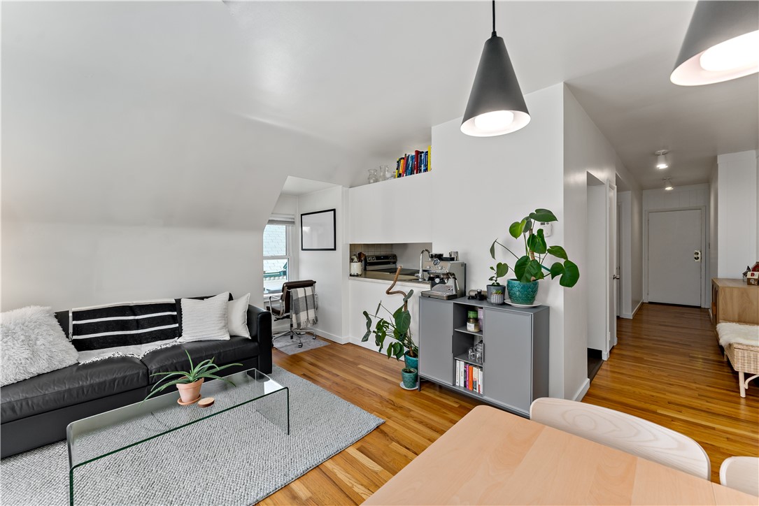 400 S Highland Ave 10