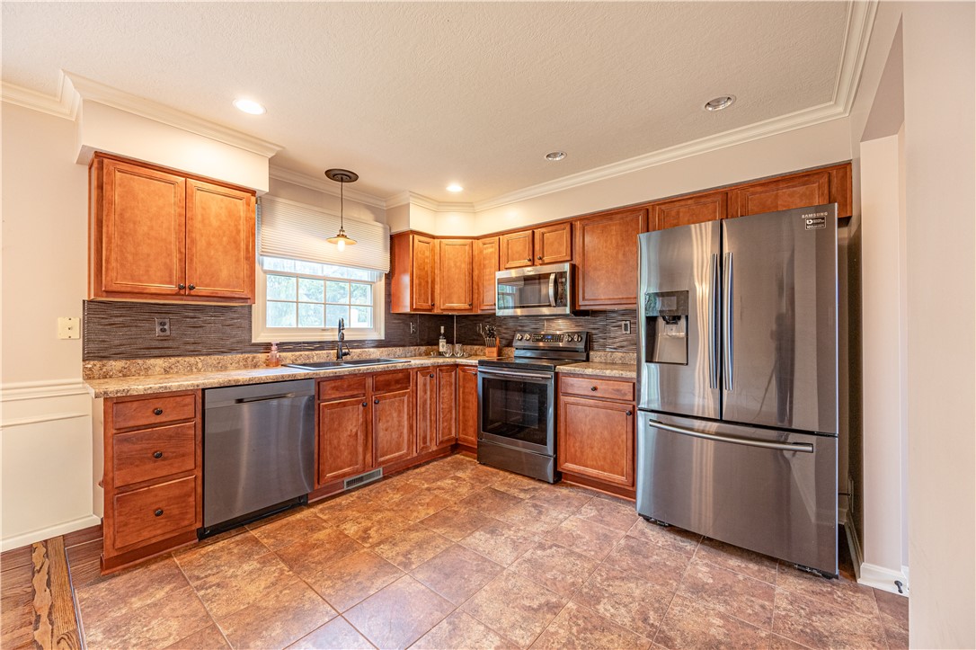 101 Castle View Dr