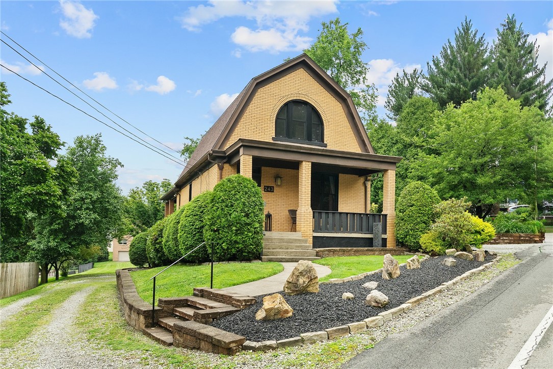 243 Churchill Rd