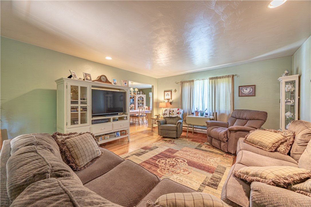 150 Maple Dr