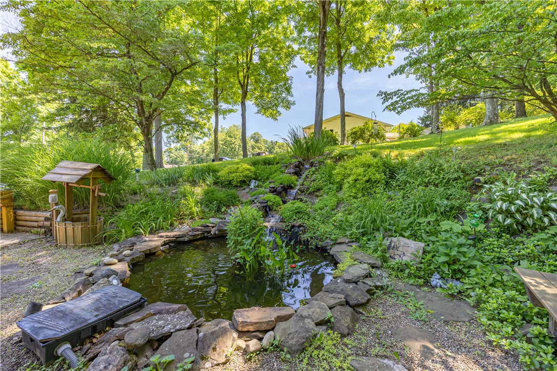 150 Maple Dr