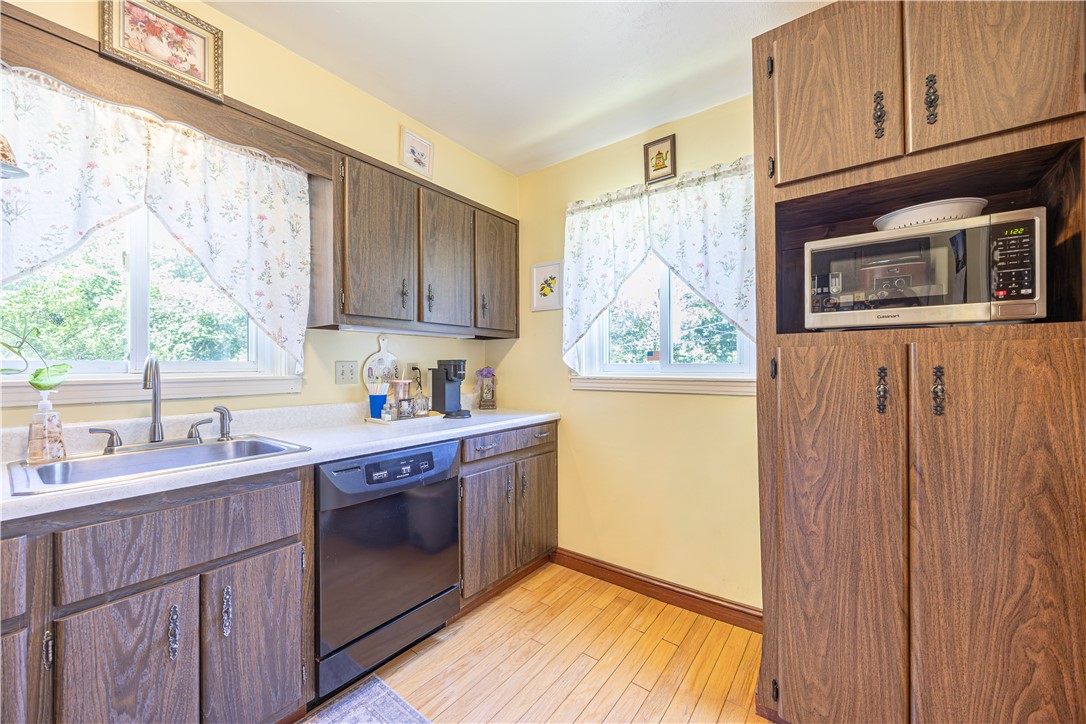150 Maple Dr