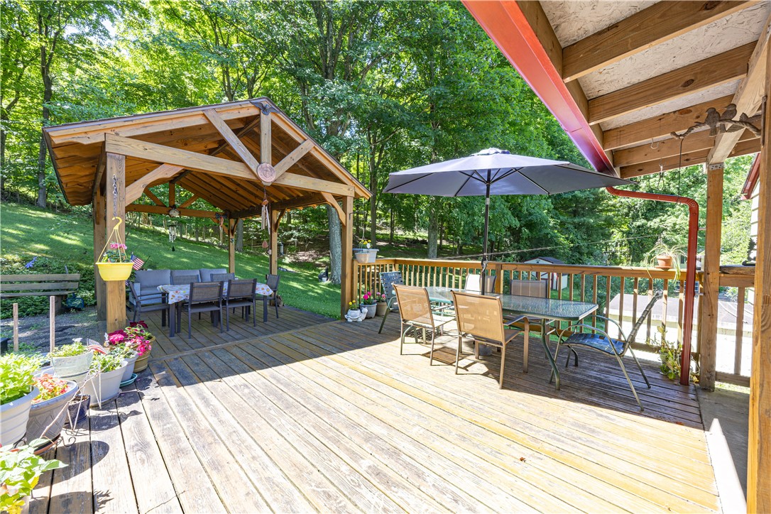 150 Maple Dr