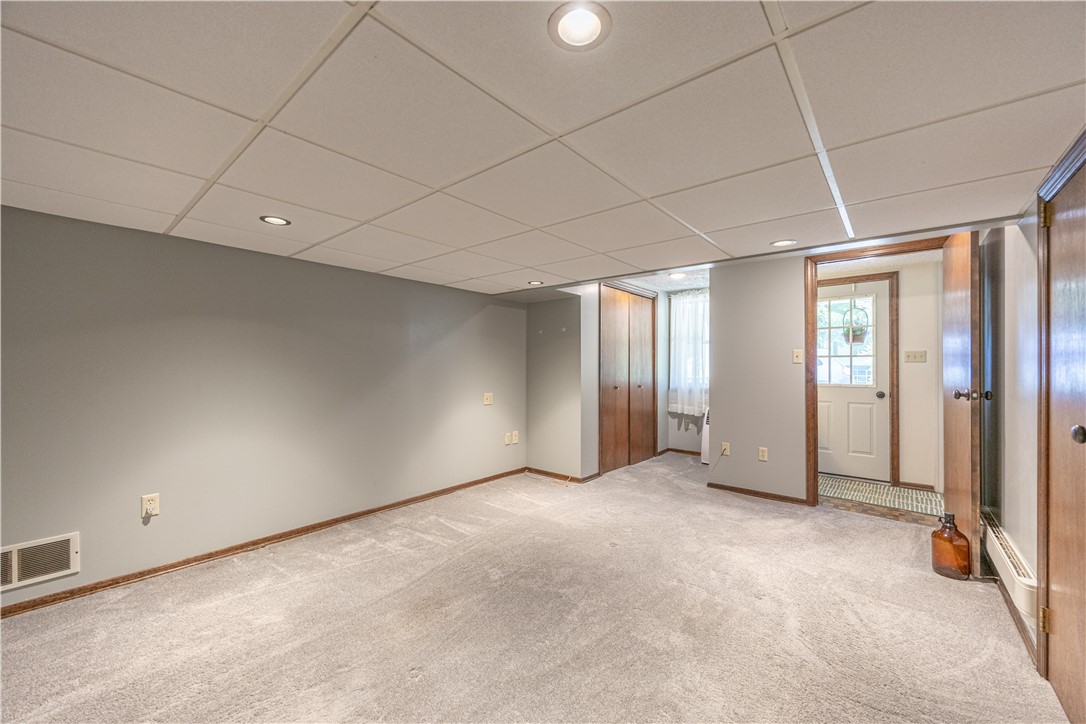 150 Maple Dr