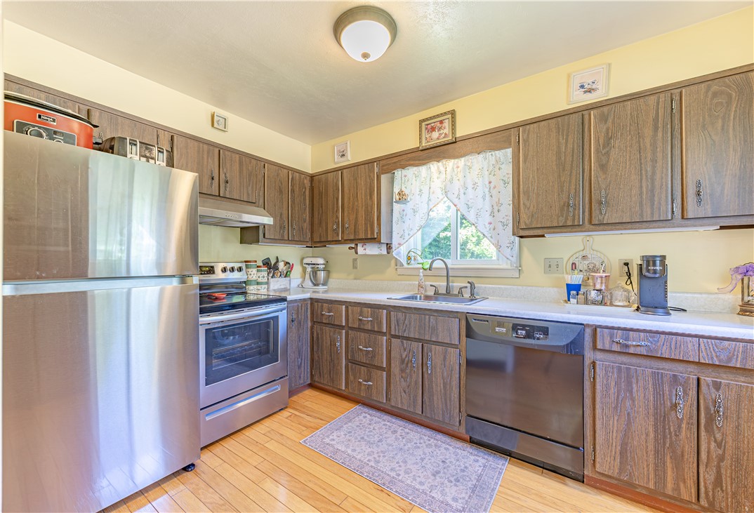 150 Maple Dr