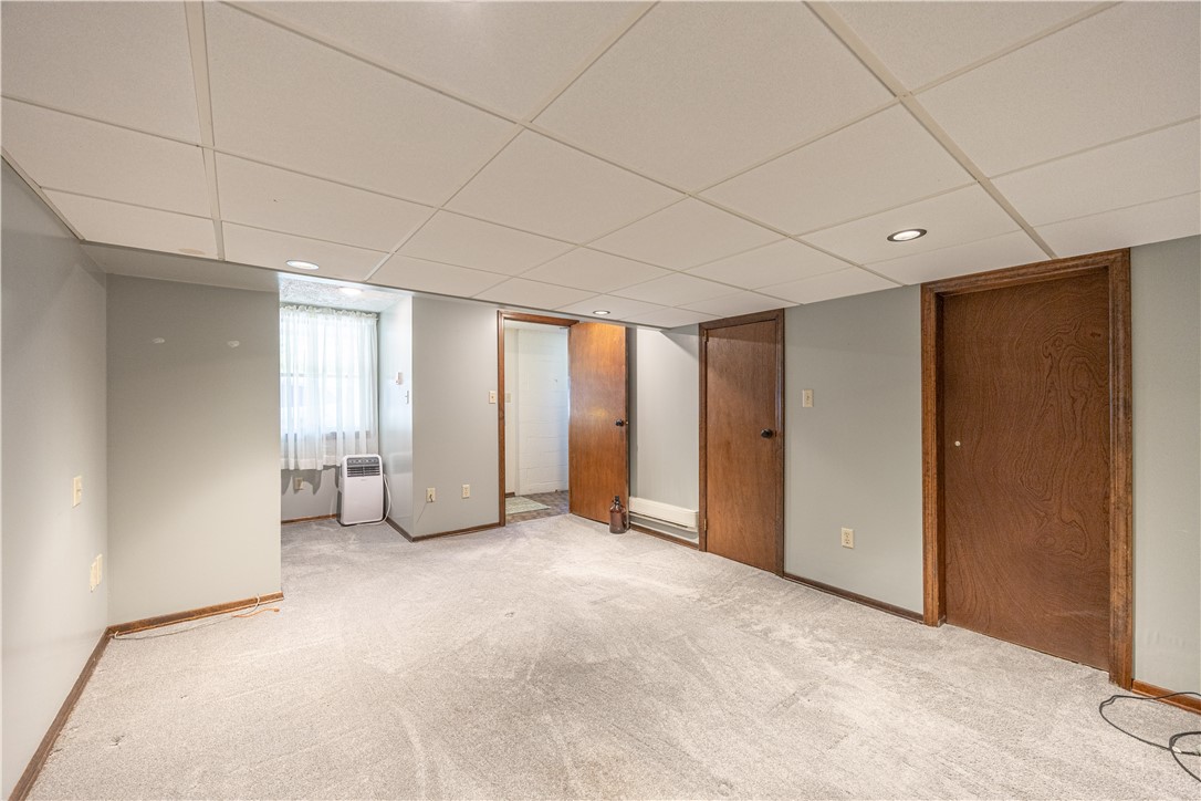 150 Maple Dr