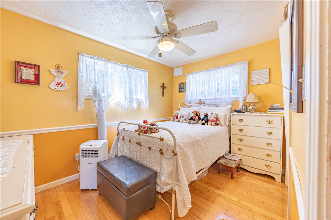 150 Maple Dr