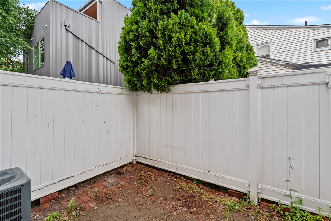 162 Locarna Way
