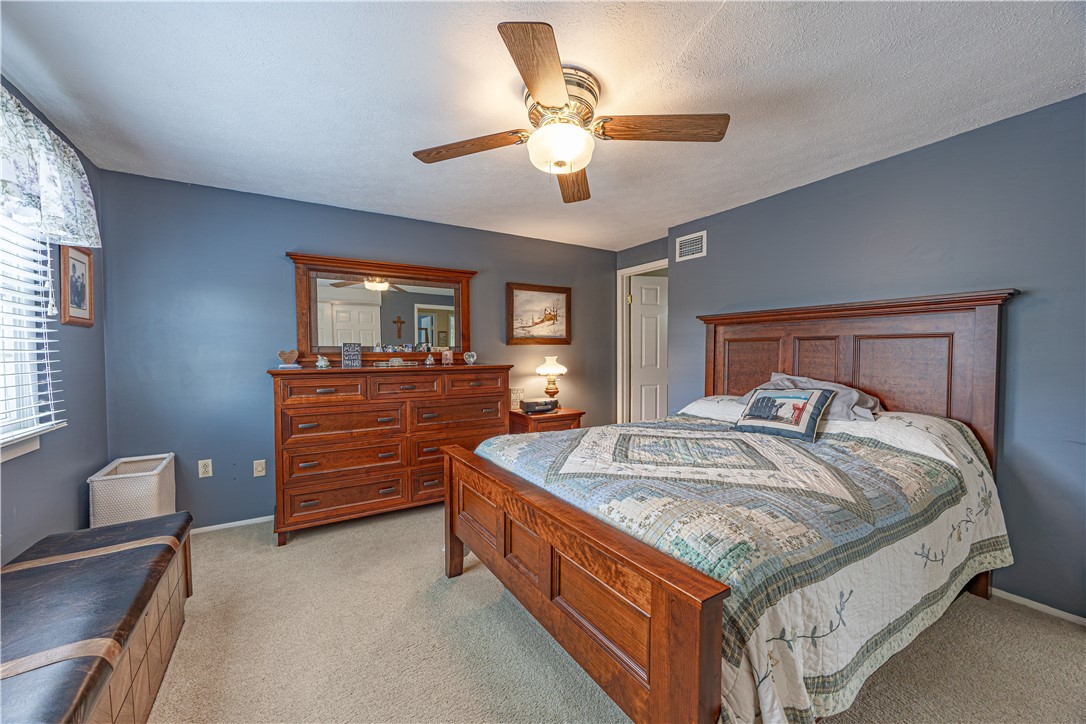 39 Forest Glen Dr