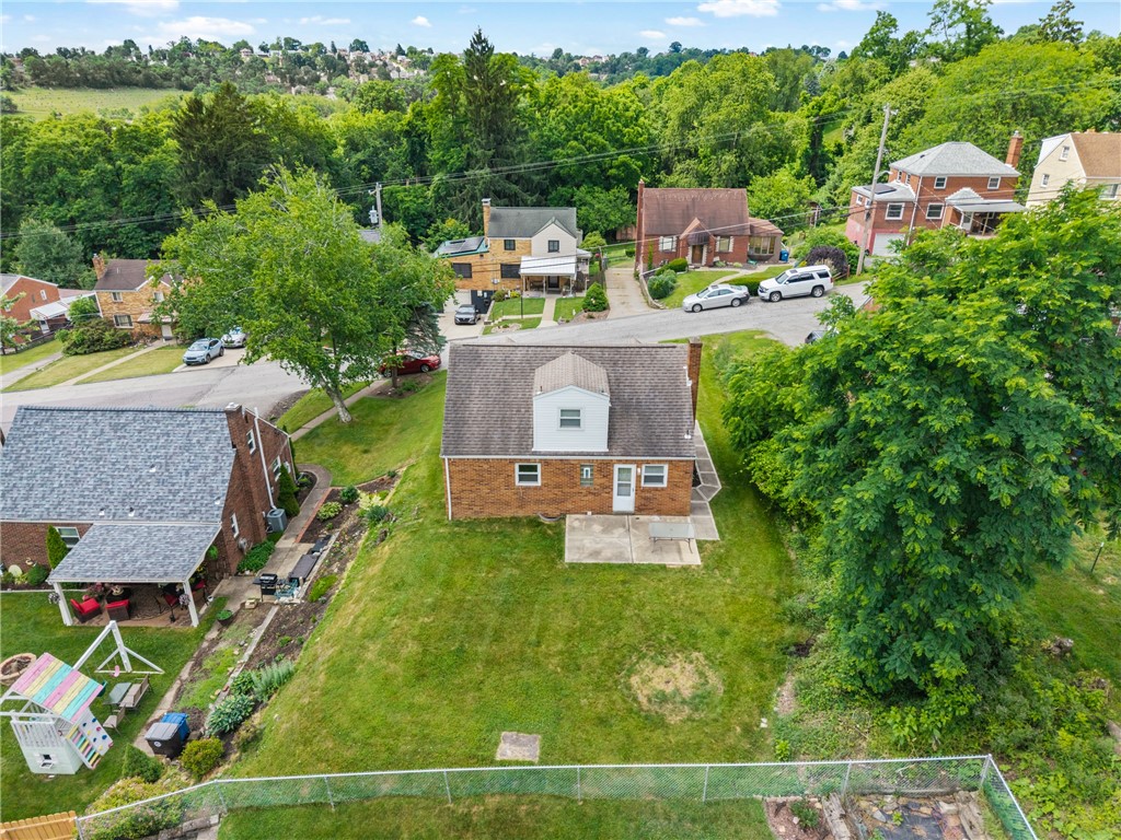 927 Edward Dr