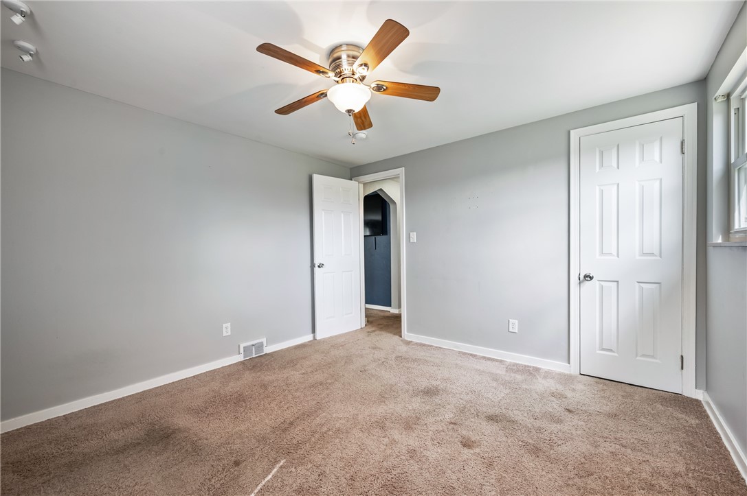 927 Edward Dr