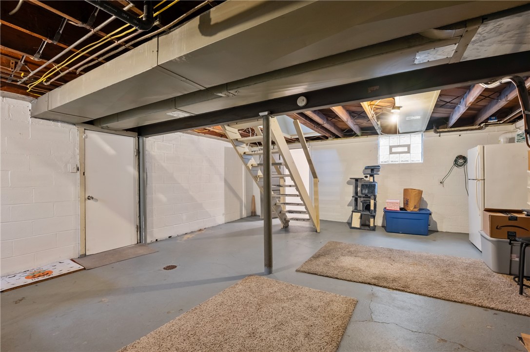 927 Edward Dr