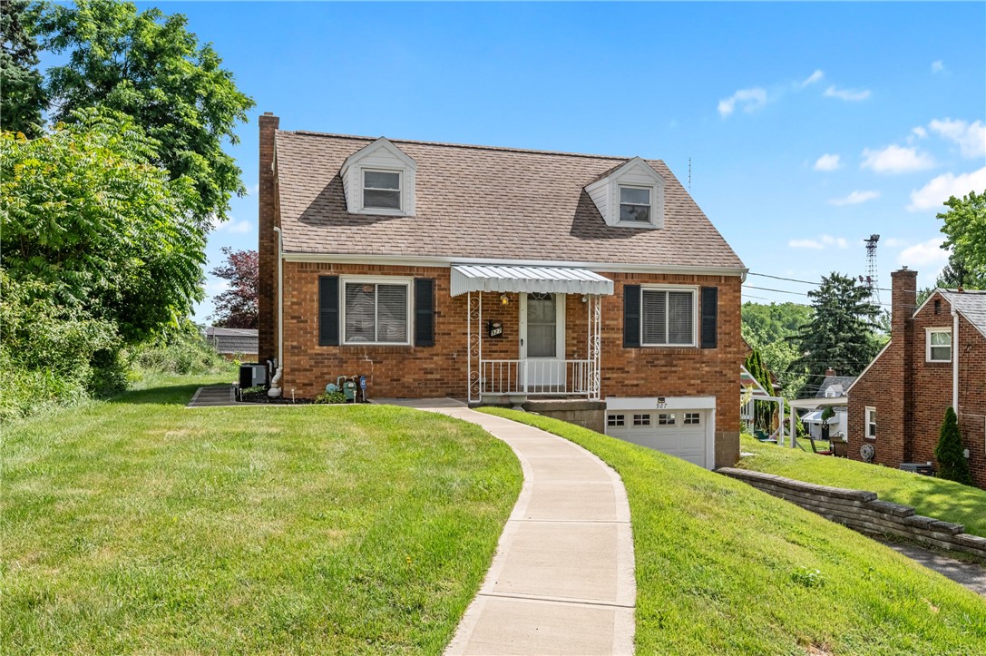 927 Edward Dr