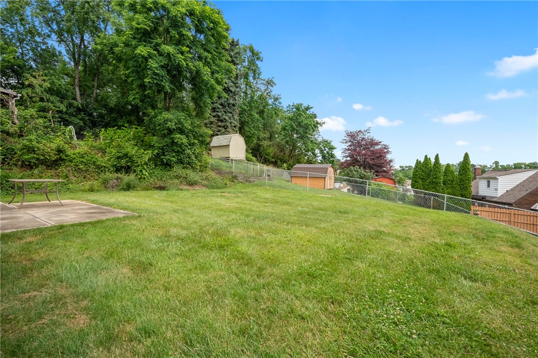 927 Edward Dr