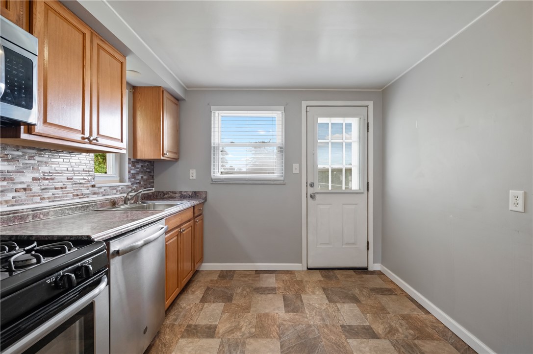 927 Edward Dr