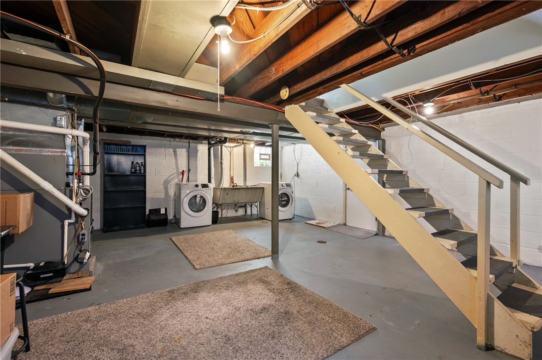 927 Edward Dr