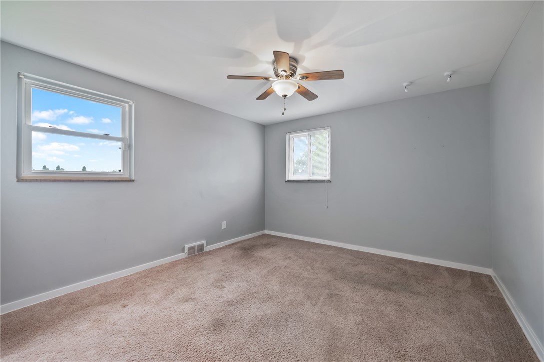 927 Edward Dr