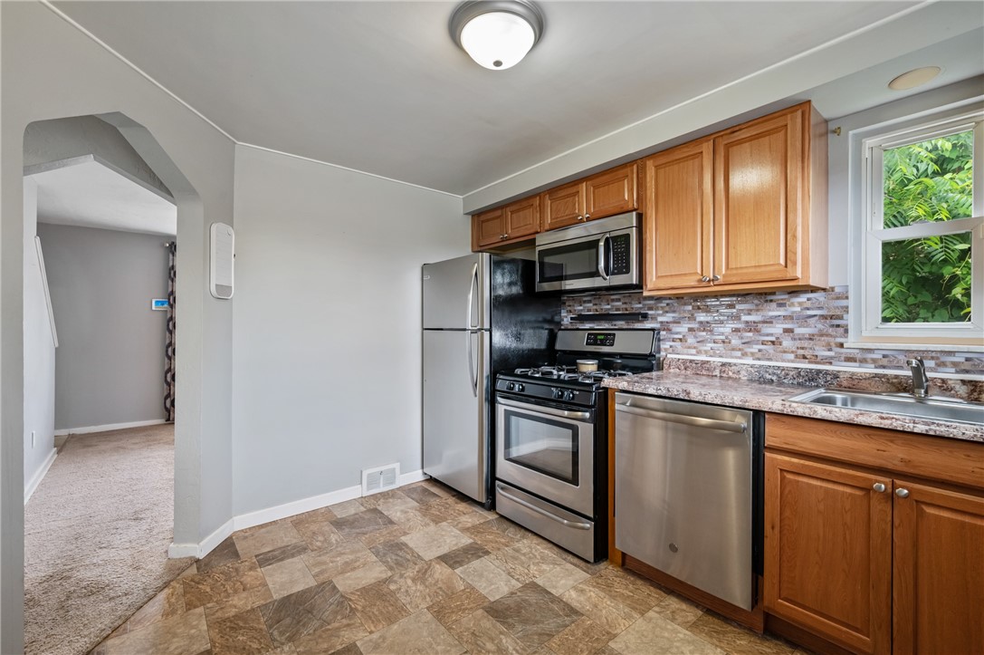 927 Edward Dr