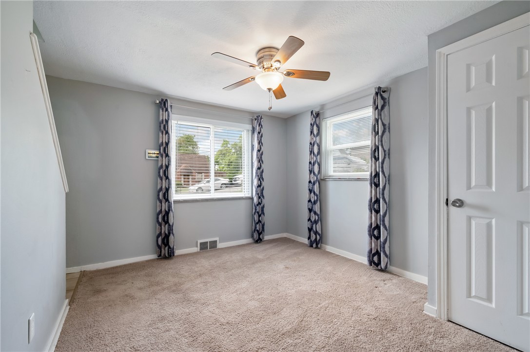 927 Edward Dr
