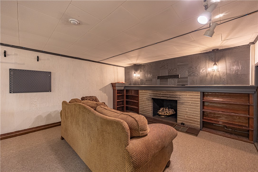 156 Mclaughlin Dr