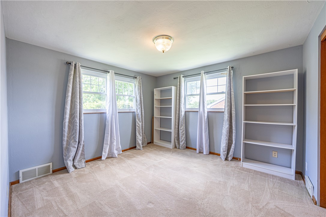 156 Mclaughlin Dr