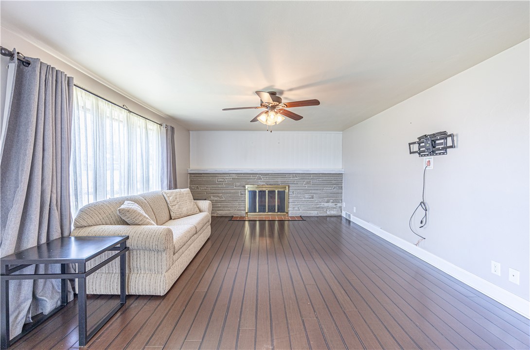 156 Mclaughlin Dr