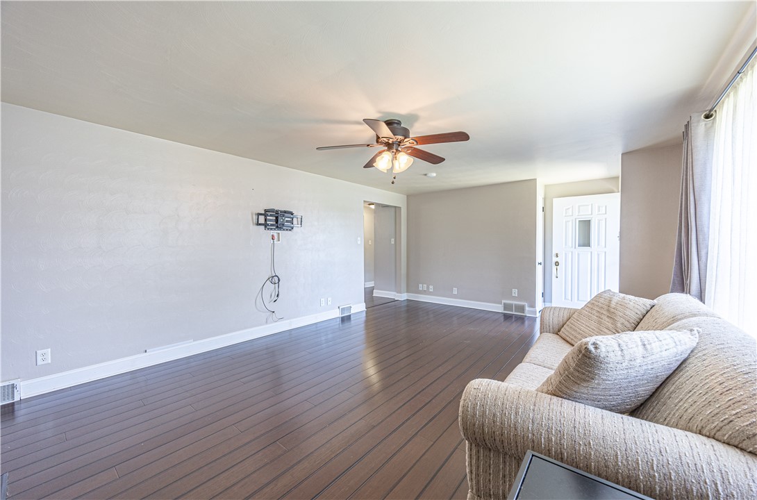 156 Mclaughlin Dr