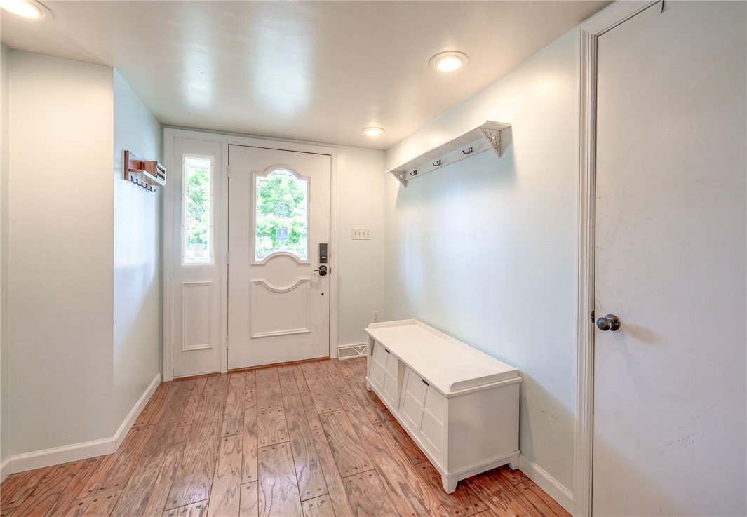 156 Mclaughlin Dr