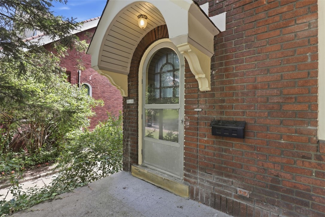 6438-6440 Jackson St