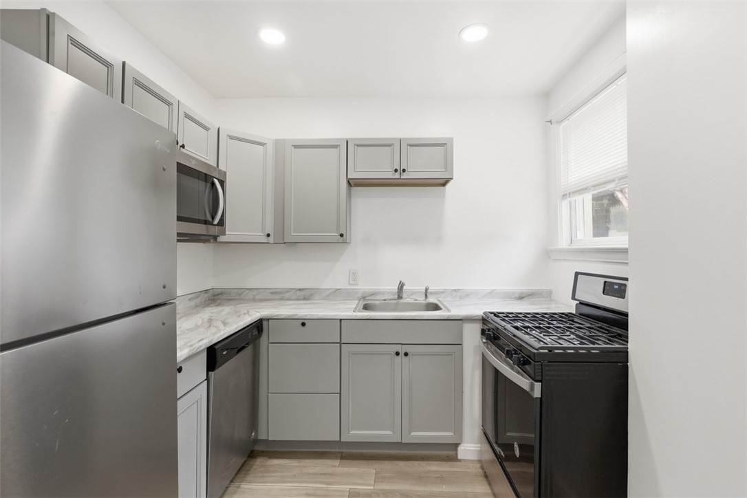 6438-6440 Jackson St