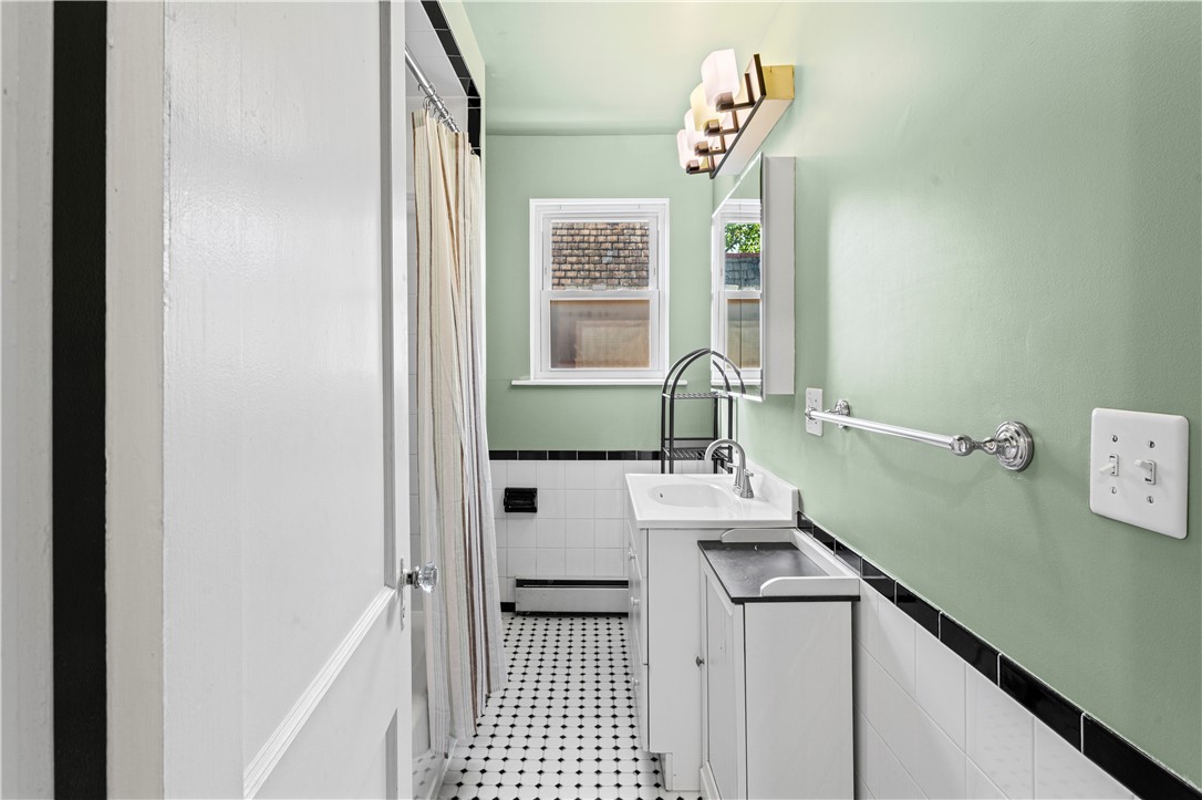 561 S Negley Ave 4