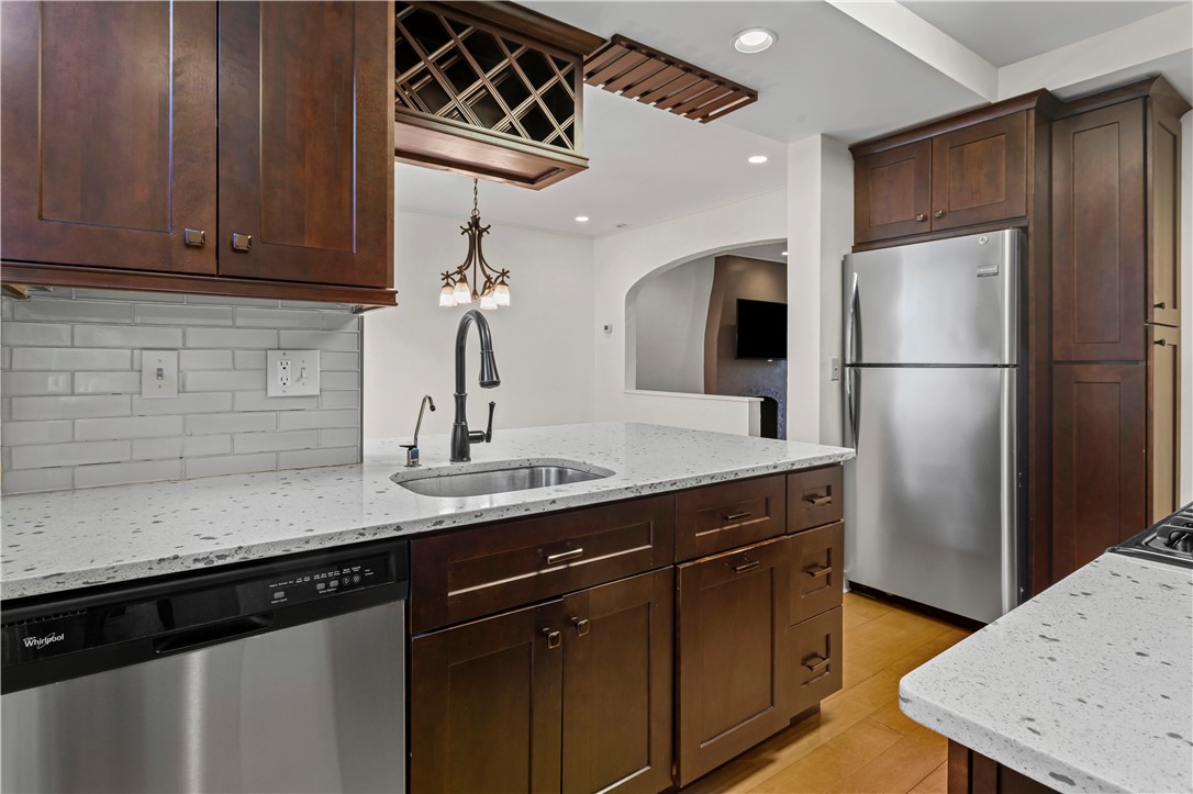 561 S Negley Ave 4