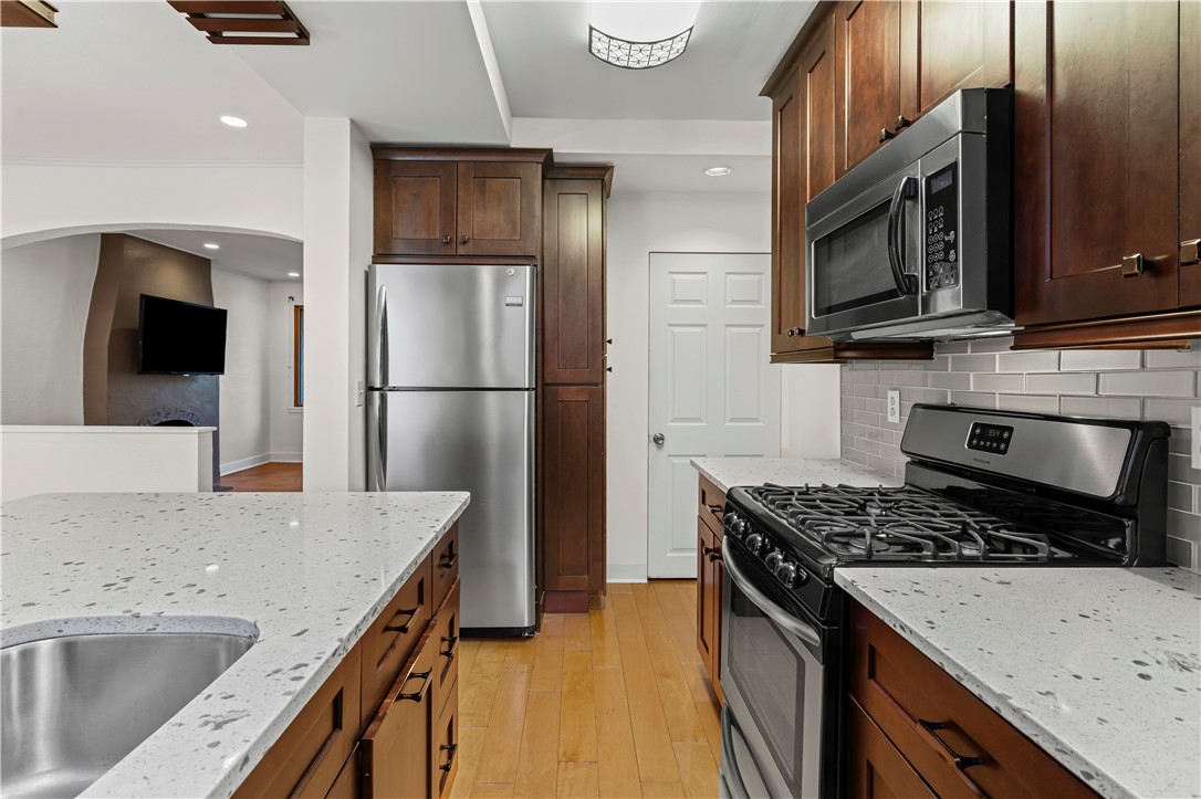 561 S Negley Ave 4