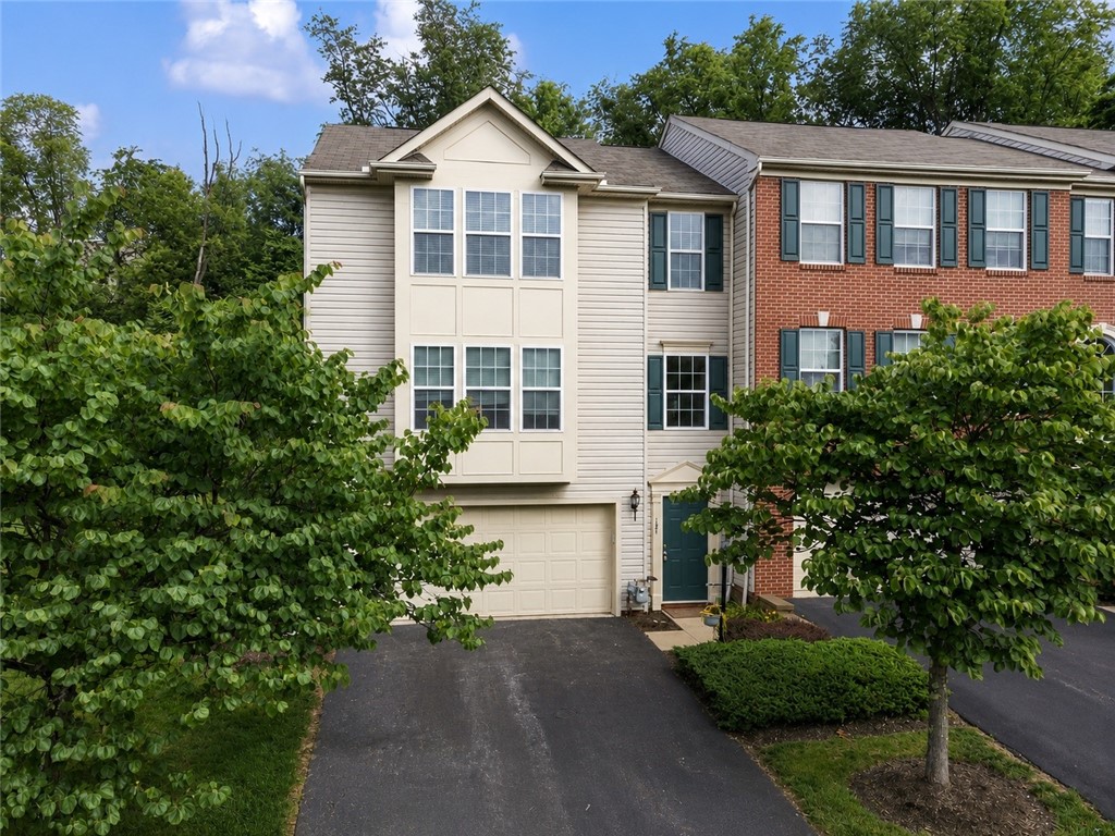 131 Bellefield Ct
