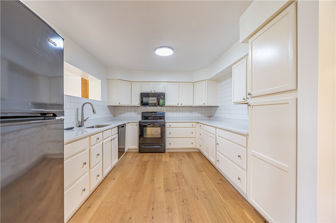 108 Lewis Dr
