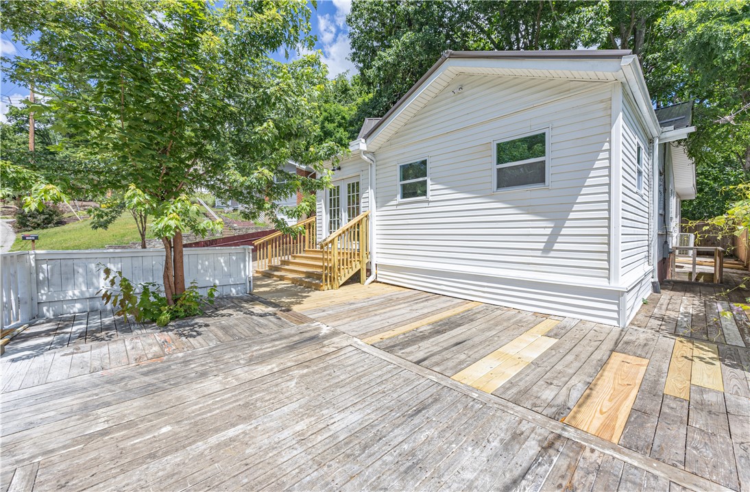 108 Lewis Dr