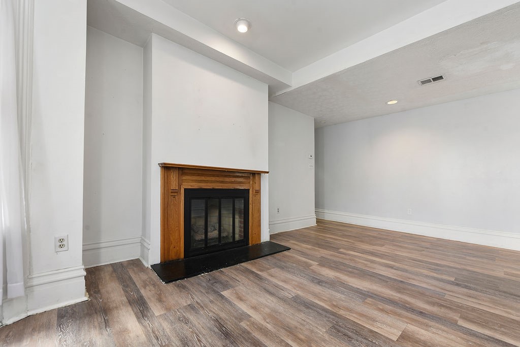 1010 Liverpool St
