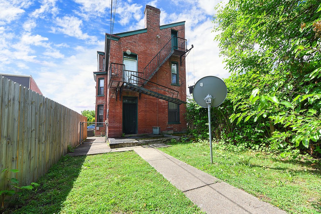1010 Liverpool St