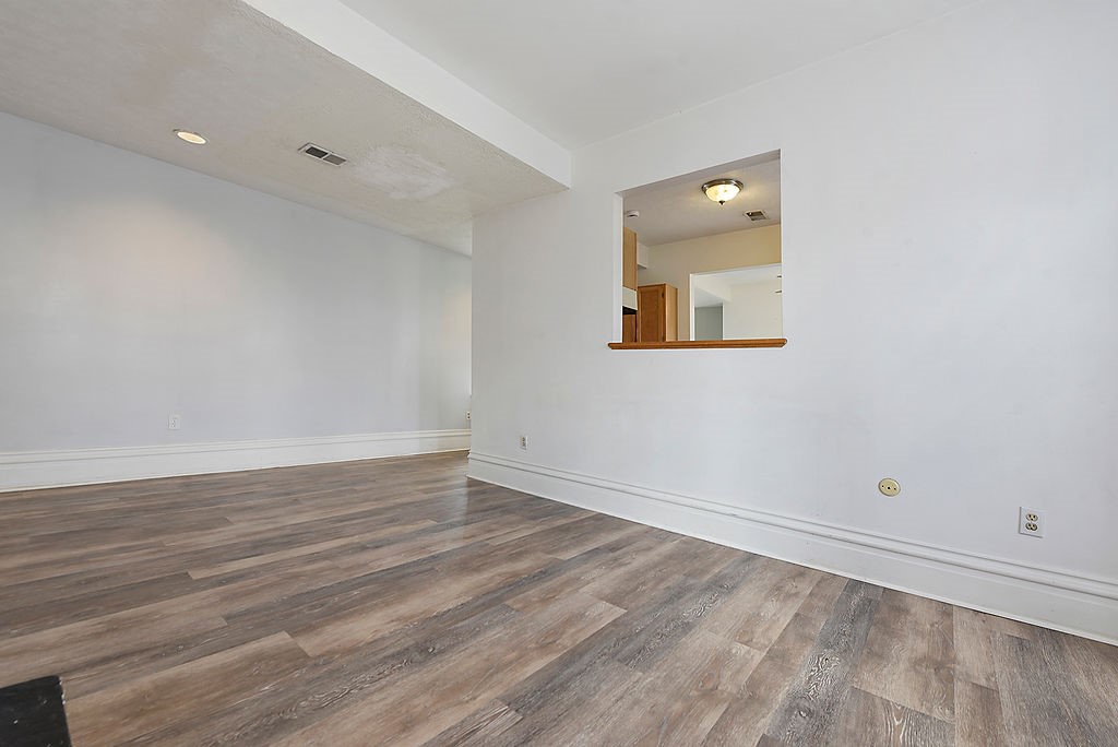 1010 Liverpool St